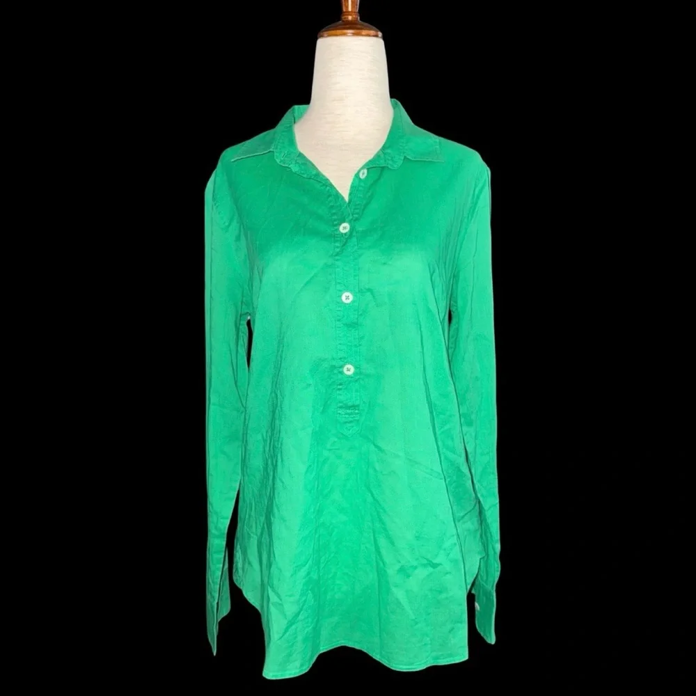 J. Crew Kelly Green Old Money Button Up Shirt Long Sleeve Collared Preppy Blouse